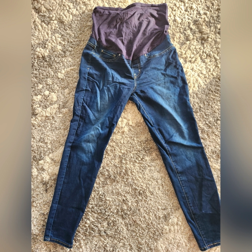 Maternity skinny jeans